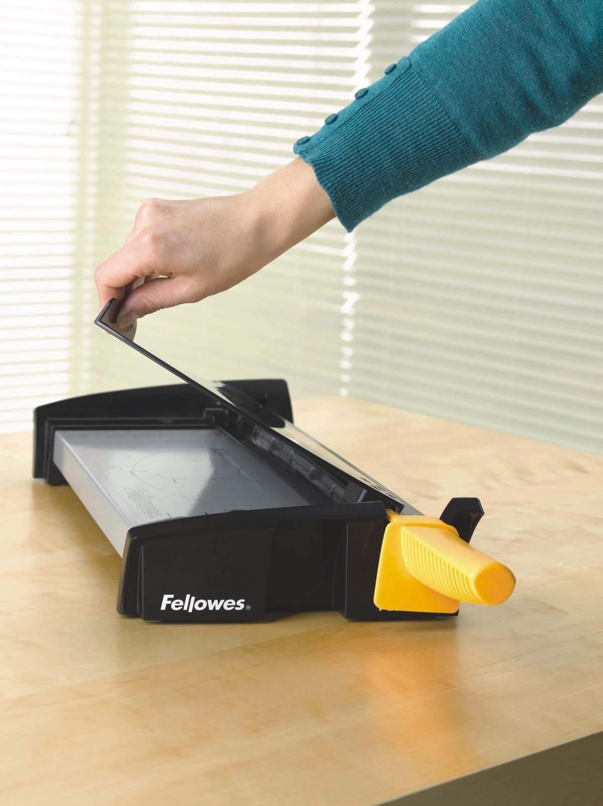 fellowes-fusion-a3-cisaille-levier-10-feuilles-noir-jaune-5410901 image 2